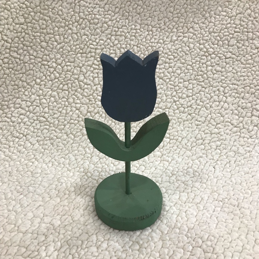 Wood Flower Blue & Green Floral Tabletop Decor
8” H x 3.5” W x 3.25
Can Repaint - Picture 3 of 13